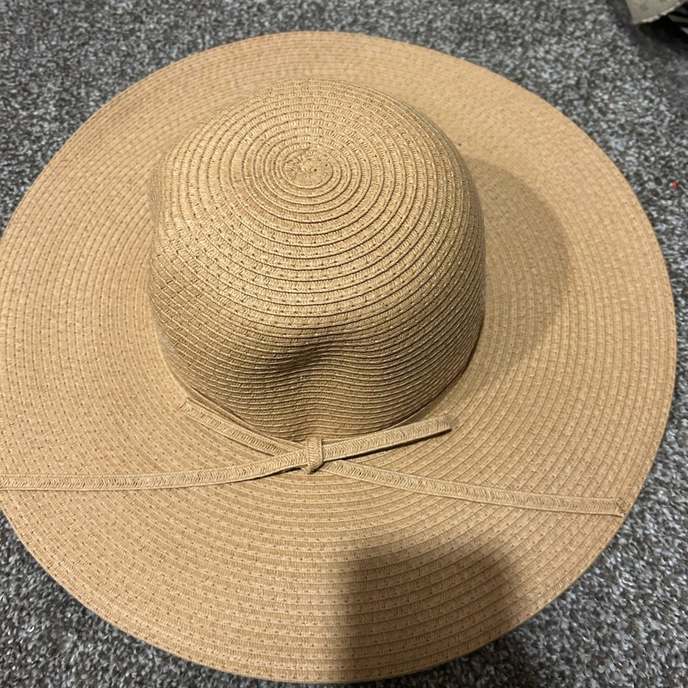 Elegant Tan Wide-Brimmed Hat